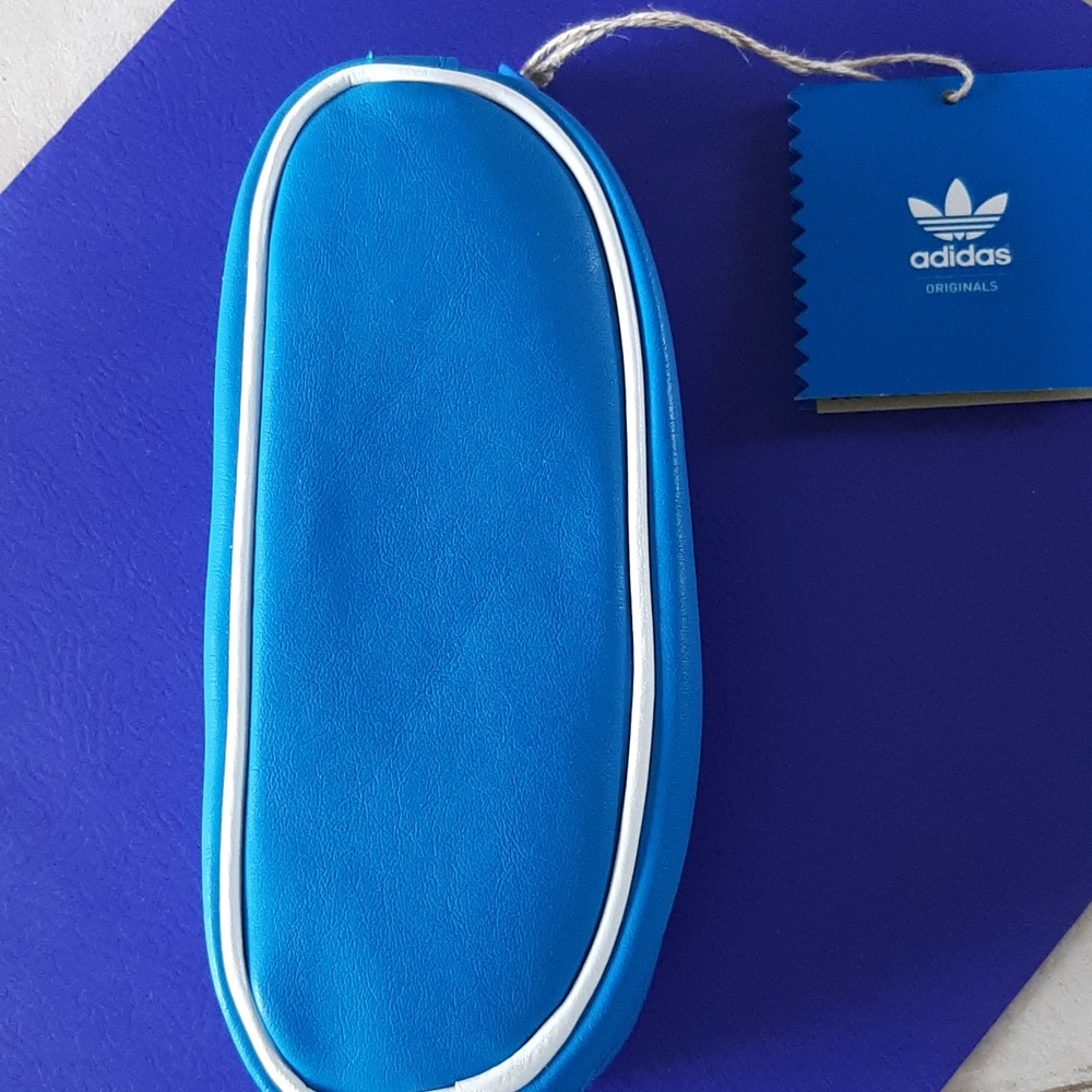 adidas Bright Blue Eyewear Pouch with White Trim And Black Sunglasses - Picture 3 of 7